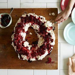 Black Doris Plum Pavlova Wreath