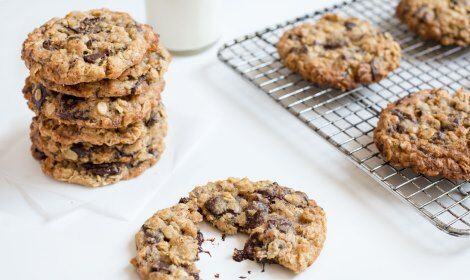 Chocolate Chip Oat Cookies