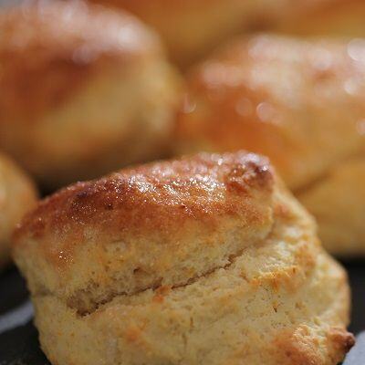 Lemonade Scones with Lemon curd