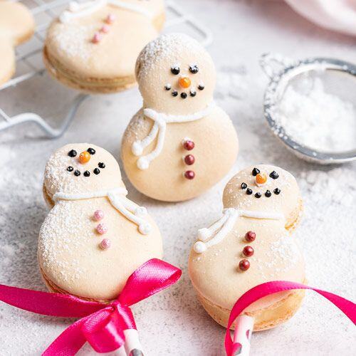 Snowman Macarons