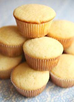 Easy Vanilla Cupcakes